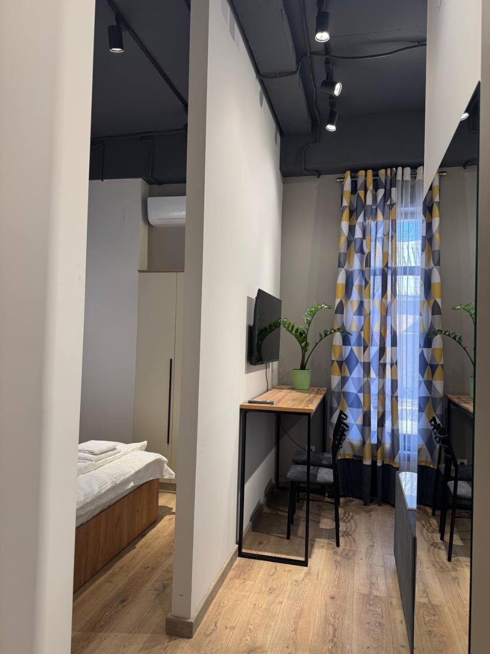 Muras Hostel Bisjkek Buitenkant foto